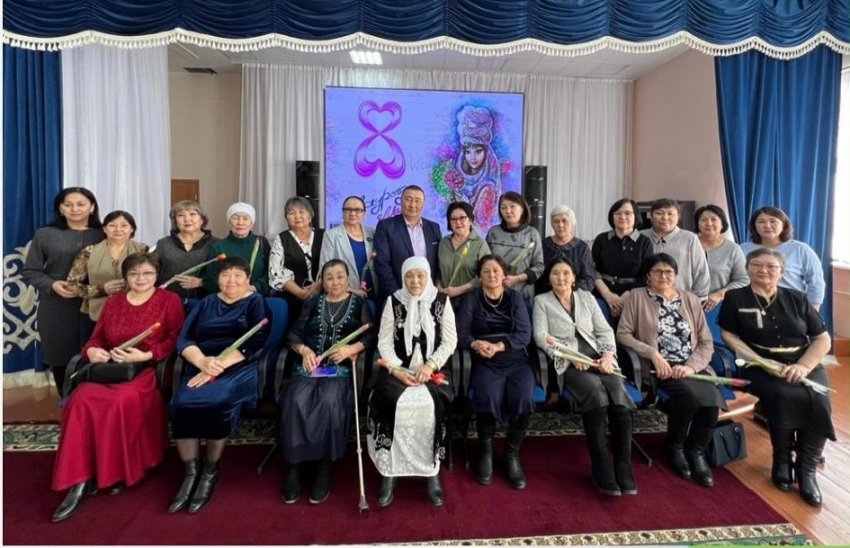 АРДАҚТЫ АРДАГЕР ҰСТАЗДАРЫН 8-наурыз Халықаралық әйелдер мейрамымен құттықтау