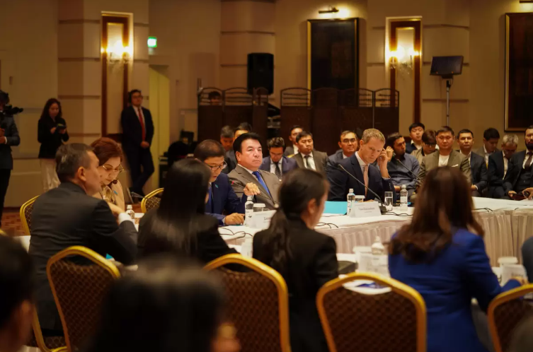 Әлемдік сарапшылар «Адал Азамат: біртұтас тәрбие» президенттік бағдарламасына жоғары баға берді