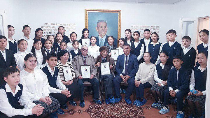 28 қыркүйек - ұлы жазушы Мұхтар Әуезовтың туған күніне сәйкес Кәмен Оразалиннің музей-үйінде “Абай жолы - халық жолы” тақырыбынада дөңгелек үстел өтті